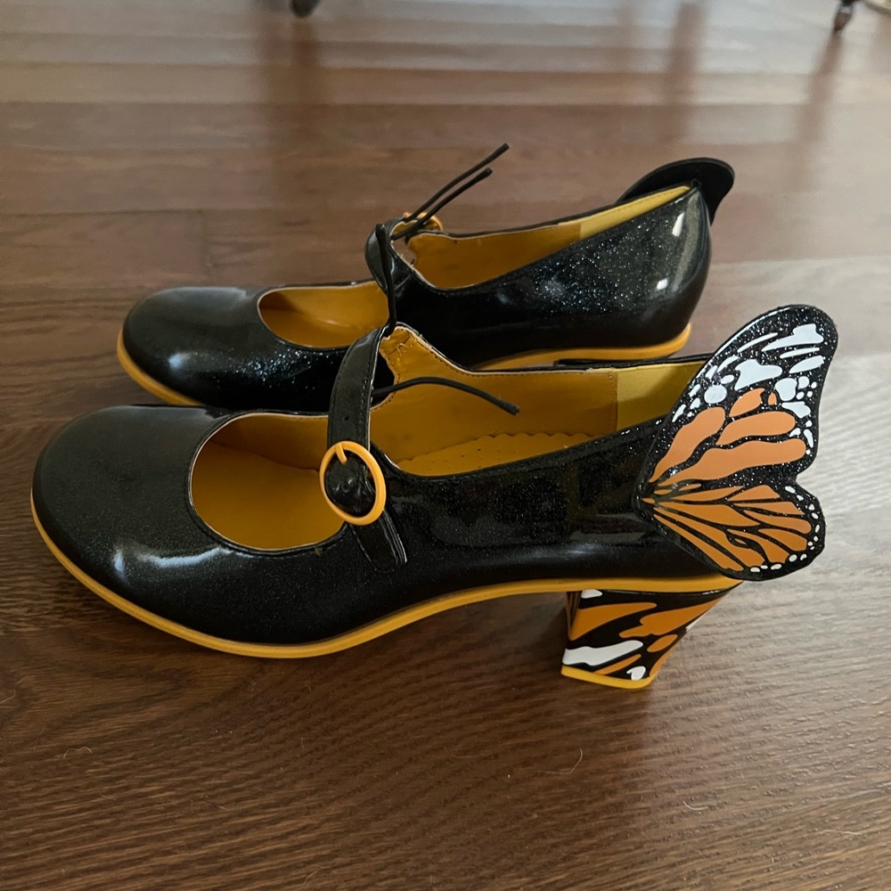 Hot Chocolate Designs Black and Orange Women's Mary Jane Shoes